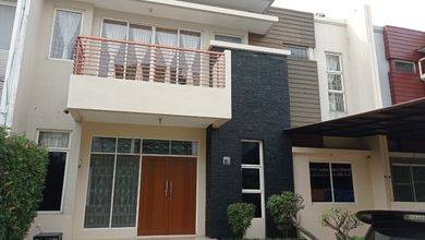 Disewakan Segera Rumah Cantik dengan Tanah Luas 150 m2 di Puri Mansion