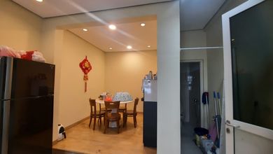 Rumah 3 Lantai Bagus di Green Lake City, Jakarta Barat