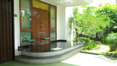  Rumah Semi Furnished Bagus Shm Di Kedoya Selatan