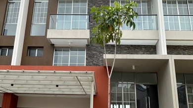  Rumah Kontrakan Bagus 3 Lantai Unfurnished