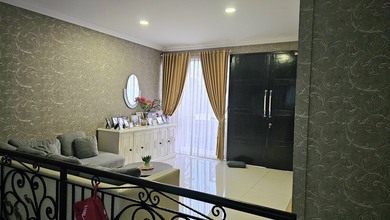  Rumah 3 Lantai Furnished Mewah Bagus di Green Court residence, Cengkareng SHM - Sertifikat Hak Milik