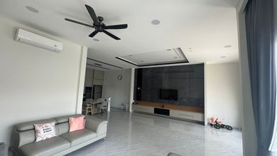 Rumah Modern Minimalis Ada Rooftop di Jakarta Barat