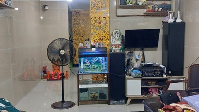 Dijual Rumah siap huni Taman palem lestari , 3 Lantai shm