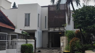 Jual Rumah Dekat Scbd Sudirman, Lokasi Sangat Strategis