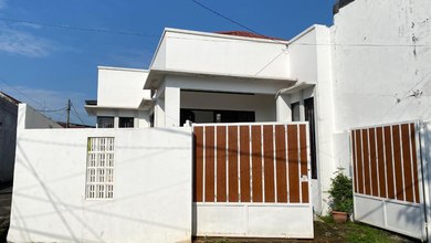 Rumah Strategis Di Jalan Taman Asri Pengasinan, Bks Timur