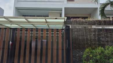Disewakan Rumah Modern Rapi Semi Furnish Uk 10X20 di Permata Buana,Kembangan Jakarta Baat