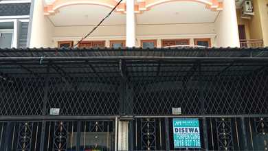 Disewakan ruko gandeng rapi siap huni 3 lantai full di jelambar jakarta barat