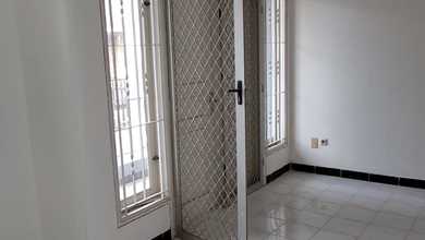 Dijual Rumah Terenovasi 2 Lantai Uk 6X15 di Taman Palem Lestari Cengkareng Jakarta Barat