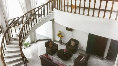 Dijual Rumah Hoek 2 lantai Green Garden Dekat Pusat Kuliner Green Ville