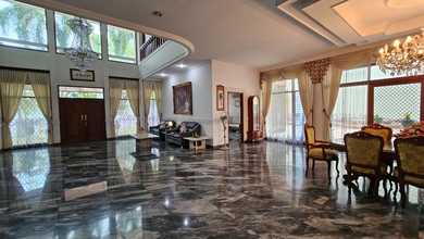 Rumah Intercon Kebon Jeruk Mewah Full Dekorasi Jati