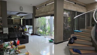 Rumah Puri Kembangan Raya, Mewah Tanah Luas