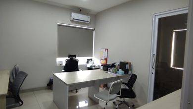 Ready to Use Ruko Bisnis di Green Lake City Jakarta Barat dengan Luas Bangunan 360m2