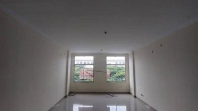 Disewakan Termurah !!! Ruko Green Lake City Hadap Boulevard