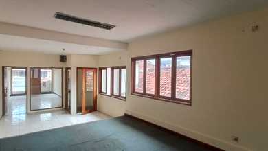 Rumah di Kemanggisan Jakarta Barat Hook 