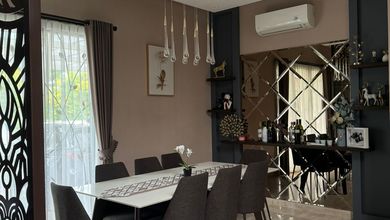 Dijual Rumah Riviera Puri 10x18 Bagus Semi Furnished