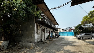 Jual Gudang Kapuk Kamal Raya. Strategis. Kontainer 40ft. Shm