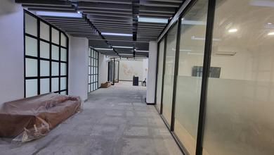 Gudang 2 Lantai Berlokasi Dipinggiran Jakarta. Akses Dekat Tol