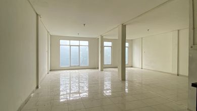 Ruko gandeng 2 Pasar Laris Kosambi