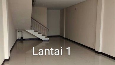 Ruko Metro Garden yg cakep dan sangat hoki untuk bisnis. Letak di Metro Garden  pinggir jalan raya yg sangat strategis