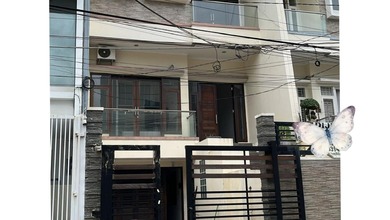 Dijual Rumah3 Lantai Bagus di Pluit