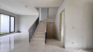 Jual Rumah Eksklusif Luas 200 m2 di Alam Sutera, Tangerang