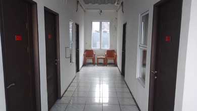 Dijual Kostel di Taman Ratu Jakarta Barat. Luas 10x21m. 4 Lantai ada 15 Kamar