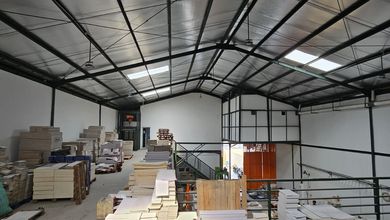 Dijual Gudang Bangunan Baru Di Kapuk , Acces Container