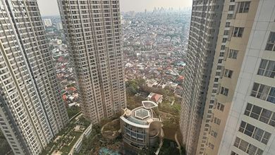 Dijual Segera Apartemen 3BR Semi Furnished Kondisi Bagus Siap Ditempati