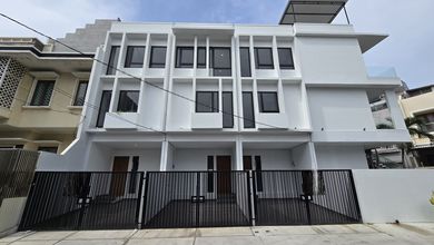 Dijual Rumah Muara Karang 4x15 3.5Lantai