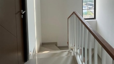 Dijual Cepat Rumah Hoek Metland Puri