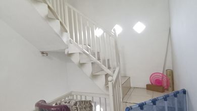 Dijual Cepat Rumah Dua Setengah Lantai 3 Kamar Tidur Dan 2 Kamar Mandi Di Villa Taman Bandara Dadap Tangerang Siap Huni