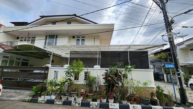 Dijual/ sewa  rumah daerah green garden 
Rumah tepi ( hook) 
Luas T.17 x 11 m2
Luas B. 250 m2
Bangun an 3  lt 
Kmr tidur 4 
Kmr mandi 3
Kmr tidur ART 1
Kmr mandi ART 1
Ada gudang luas lt atas
Jemuran di atas 3 
Fully Furniture 
PLN 4400 watt  Token 
Air p