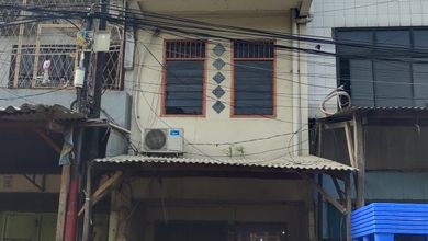 Dijual rumah kampung gusti  LT. ******** palyja. Hdp selatan. HGB. Harga 1.2 Milyar nego. Hubungi Lia Lim. MRGI. 08788317xxxx