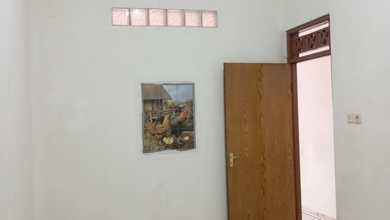 Rumah Kontrakan Terenovasi Unfurnished SHM Jelambar, Jakarta Barat