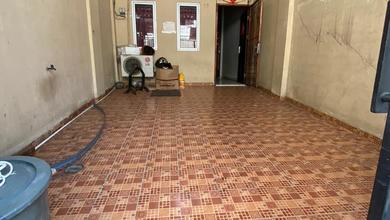 Rumah 3 Lantai Bagus SHM di Latumenten, Jakarta Barat