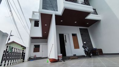 Rumah Bagus Di Kosambi 2,5 Lantai Rumah