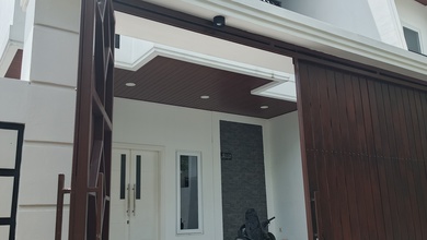 Rumah Bagus Dikosambi Hoek 2,5 Lantai