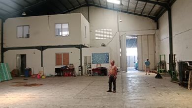 Gudang Cantik di Kavling Dpr Ada Kantor