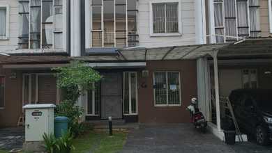Rumah Green Lake City Bagus 2 Lantai