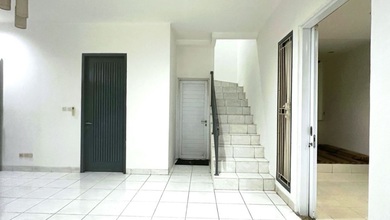 Dijual Rumah Rapi Siap Huni Di Nusaloka, Bsd