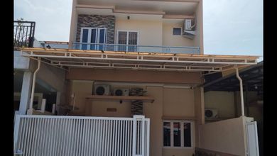 Rumah di Puri Gardena Bagus 2 Lantai SHM Barat Daya