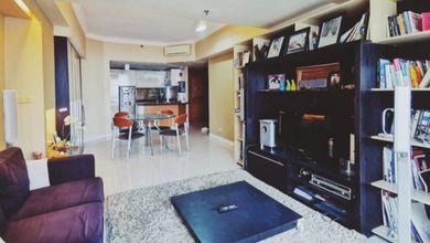 Apartemen 2BR Kondisi Terawat Terjangkau Minimalis Furnished Taman Anggrek Jakarta Barat