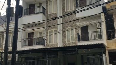 Dijual Rumah Baru 3lt Di.komplek Pakuwon.jelambar Jakbar