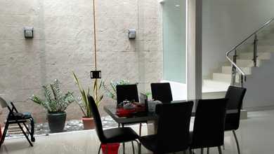 Rumah Garden House Pik 10x25 Bangunan Kontraktor