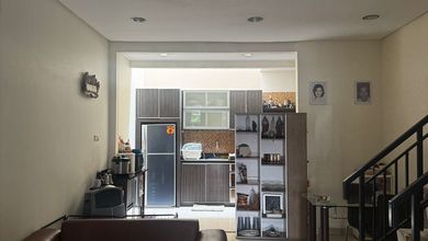 Rumah Kayara Pik 6x15 2 Lantai Rapih Siap Huni