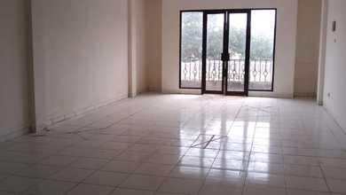 Ruko 3 Lantai Hadap Jalan Boulevard Di Cempaka Putih, Jakpus