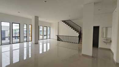 Disewakan ruko gandeng the loop bsd city sudah jebol plong