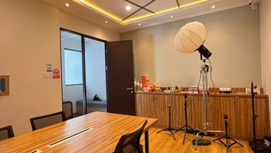 Disewa Cepat Rumah Kantor Pik2 90M2 Live Streaming