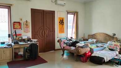 Dijual Rumah Pondok Hijau Golf 480 Meter SHM Semi Furnished