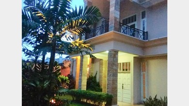 sewa rumah besar 800 meter kolam renang di Pondok Indah JakSel